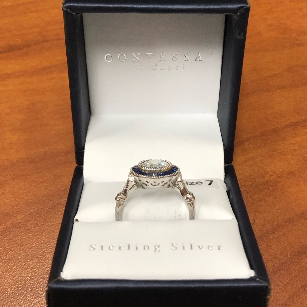 Sterling Silver ring - Picture 2 of 4
